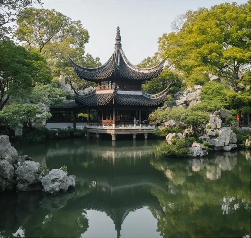 赤峰红山凌乱餐饮有限公司